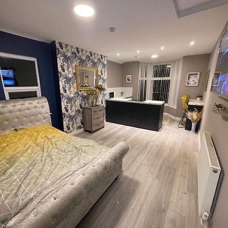 Selection Of Stylish Apartments Within Walking Distance Of Cardiff City Centre Екстериор снимка