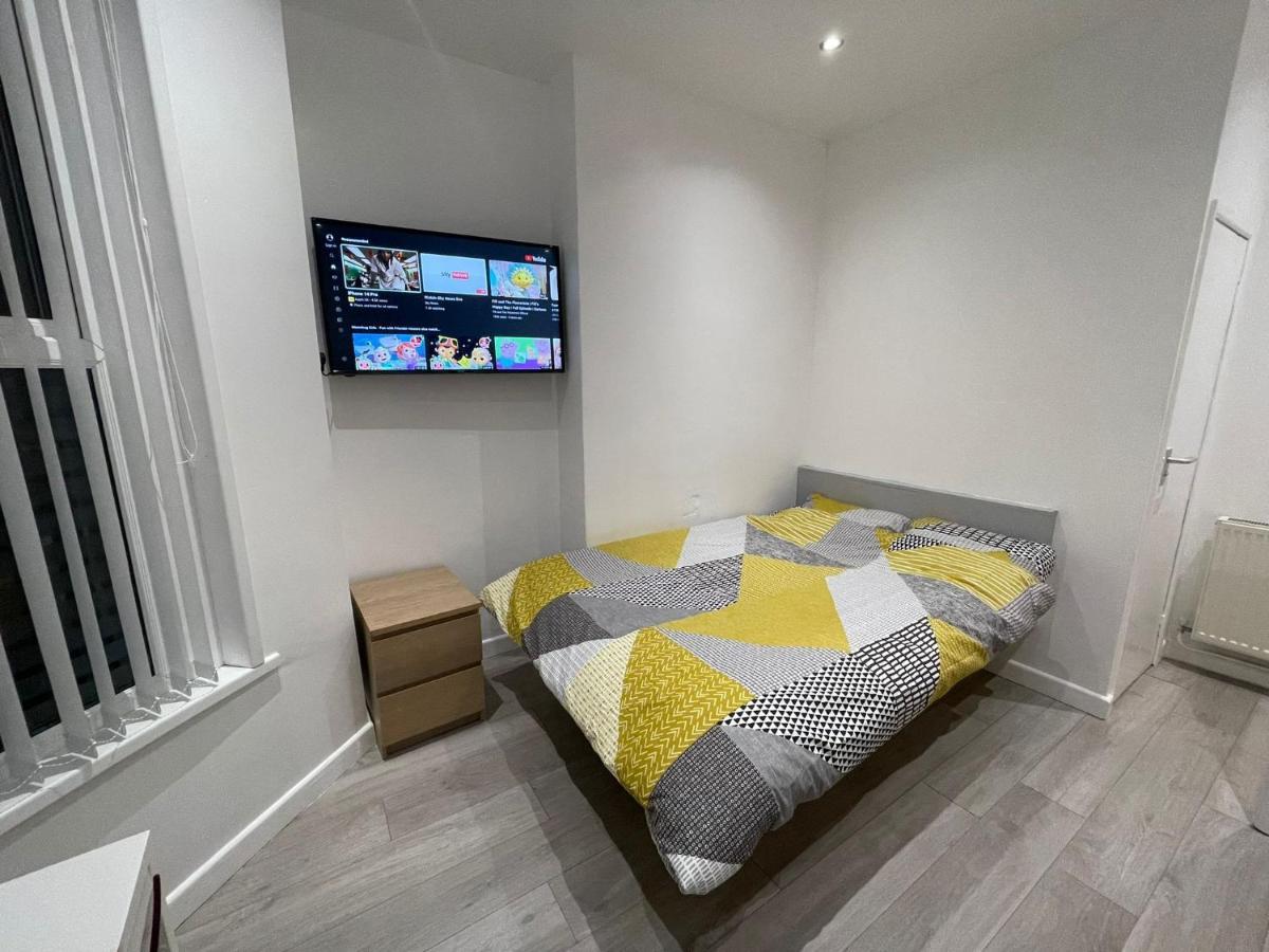 Selection Of Stylish Apartments Within Walking Distance Of Cardiff City Centre Екстериор снимка