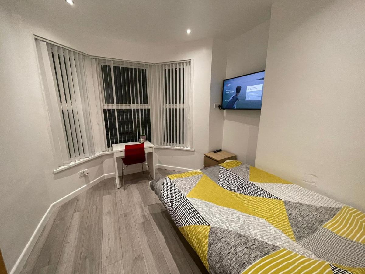 Selection Of Stylish Apartments Within Walking Distance Of Cardiff City Centre Екстериор снимка