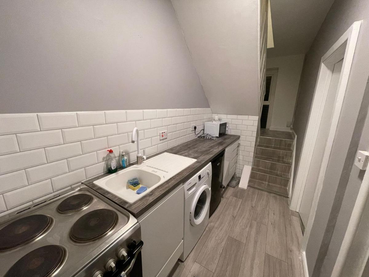 Selection Of Stylish Apartments Within Walking Distance Of Cardiff City Centre Екстериор снимка
